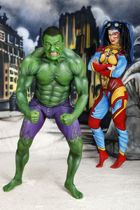 GEEK ART: Hulk vs Iron Quinn Bodypainting