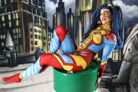 GEEK ART: Hulk vs Iron Quinn Bodypainting