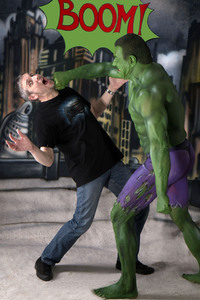 GEEK ART: Hulk vs Iron Quinn Bodypainting