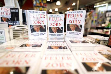 Buchneuerscheinung 'Feuer und Zorn' in Köln