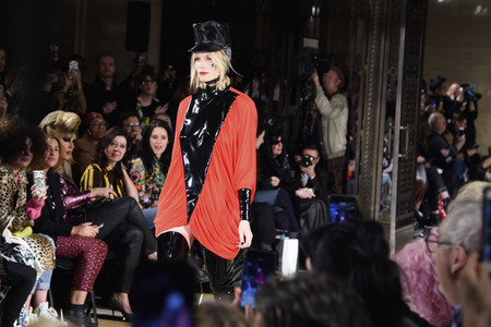 Pam Hogg Fashion Show auf der London Fashion Week AW18