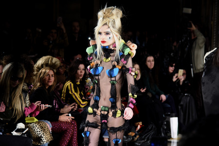 Pam Hogg Fashion Show auf der London Fashion Week AW18