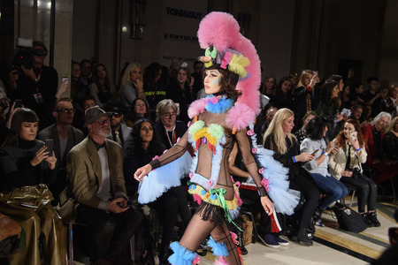 Pam Hogg Fashion Show auf der London Fashion Week AW18