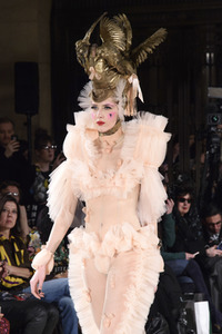 Pam Hogg Fashion Show auf der London Fashion Week AW18