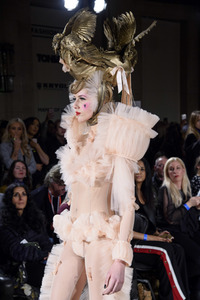 Pam Hogg Fashion Show auf der London Fashion Week AW18