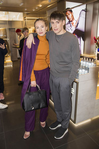 Samsonite & Kilian Kerner Kater-Imbiss in Berlin