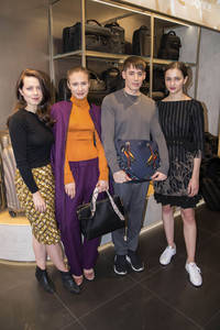 Samsonite & Kilian Kerner Kater-Imbiss in Berlin