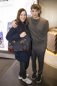 Samsonite & Kilian Kerner Kater-Imbiss in Berlin