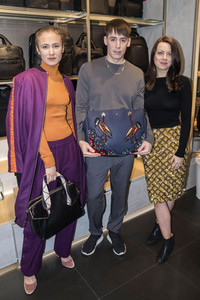 Samsonite & Kilian Kerner Kater-Imbiss in Berlin