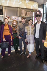 Samsonite & Kilian Kerner Kater-Imbiss in Berlin