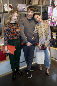 Samsonite & Kilian Kerner Kater-Imbiss in Berlin