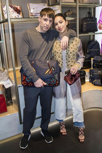 Samsonite & Kilian Kerner Kater-Imbiss in Berlin