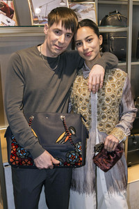 Samsonite & Kilian Kerner Kater-Imbiss in Berlin