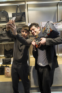 Samsonite & Kilian Kerner Kater-Imbiss in Berlin