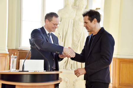 Eintrag der Jury der Berlinale 2018 in das Gästebuch der Stadt Berlin