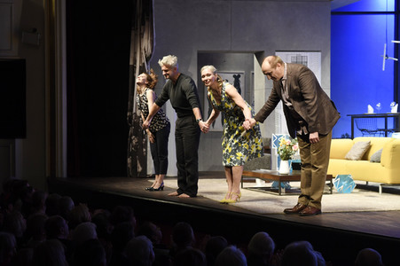 Theaterpremiere 'Die Niere' in Berlin