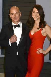 Vanity Fair Oscar Party 2018 in Beverly Hills
