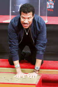 Hand and Footprint Ceremony mit Lionel Richie in Los Angeles