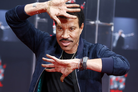 Hand and Footprint Ceremony mit Lionel Richie in Los Angeles