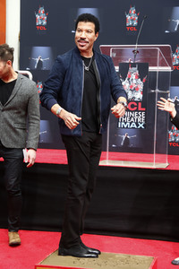 Hand and Footprint Ceremony mit Lionel Richie in Los Angeles