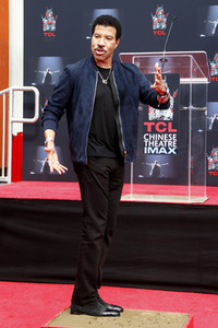 Hand and Footprint Ceremony mit Lionel Richie in Los Angeles