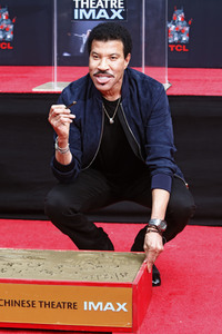 Hand and Footprint Ceremony mit Lionel Richie in Los Angeles
