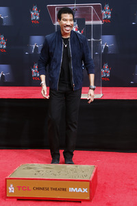 Hand and Footprint Ceremony mit Lionel Richie in Los Angeles