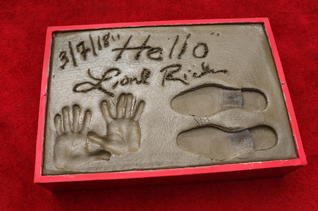 Hand and Footprint Ceremony mit Lionel Richie in Los Angeles