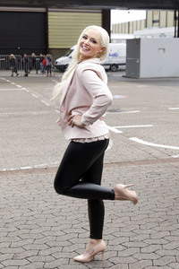 Daniela Katzenberger auf der Top Hair Messe in Düsseldorf