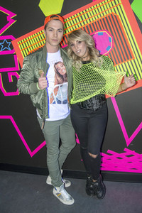 Let's Glow - 90er Jahre Neon Pop-Up Party in Berlin