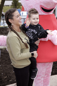 Fototermin mit Caroline Beil und Sarah Lombardi mit Kindern im Heide Park Soltau