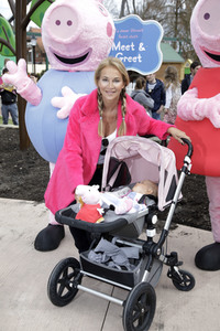 Fototermin mit Caroline Beil und Sarah Lombardi mit Kindern im Heide Park Soltau