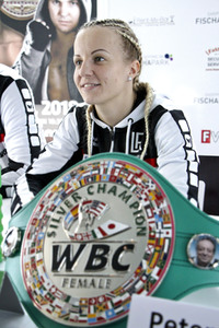 Pressekonferenz zum WBC-Titelkampft Eva Voraberger vs Nina Radovanovic in Wiener Neustadt