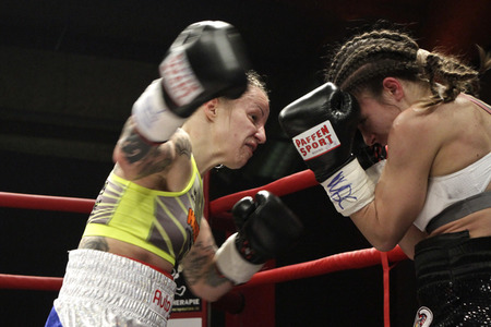 WBC WM-Boxkampf Eva Voraberger vs. Nina Radovanovic in Wiener Neustadt