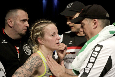 WBC WM-Boxkampf Eva Voraberger vs. Nina Radovanovic in Wiener Neustadt