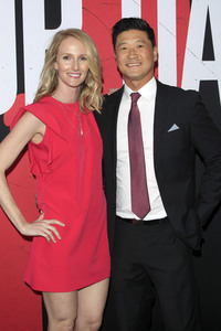 Filmpremiere 'Blumhouse präsentiert: Wahrheit oder Pflicht' in Los Angeles