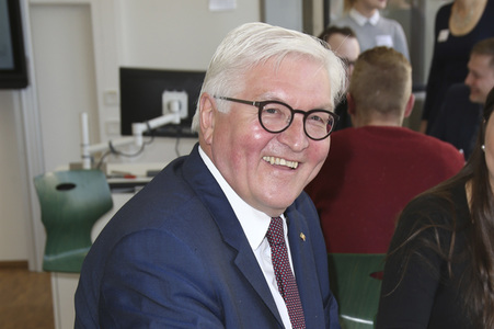 Frank-Walter Steinmeier besucht Berufsschulen in Hamburg
