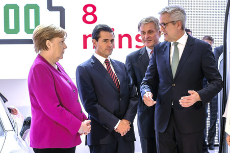 Eröffnungsrundgang der Kanzlerin auf der Hannover Messe 2018