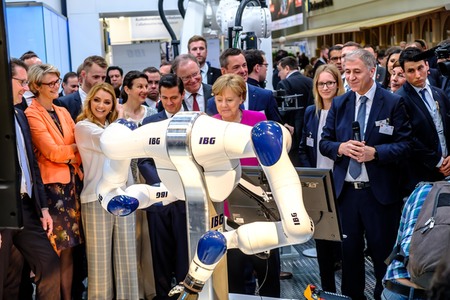Eröffnungsrundgang der Kanzlerin auf der Hannover Messe 2018