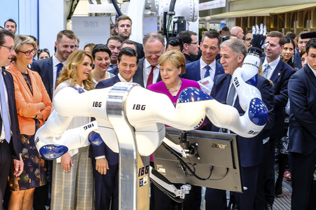 Eröffnungsrundgang der Kanzlerin auf der Hannover Messe 2018