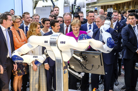 Eröffnungsrundgang der Kanzlerin auf der Hannover Messe 2018