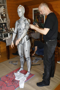 GEEK ART: Menschmaschine / Man-Machine Bodypainting