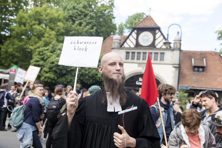 1. Mai Demo im Grunewald in Berlin