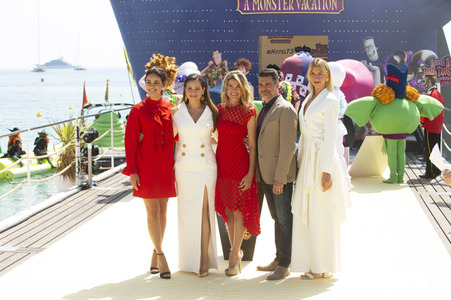 Photocall 'Hotel Transsilvanien 3 - Ein Monster Urlaub' in Cannes