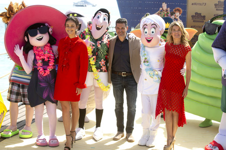 Photocall 'Hotel Transsilvanien 3 - Ein Monster Urlaub' in Cannes