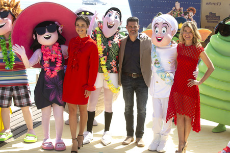 Photocall 'Hotel Transsilvanien 3 - Ein Monster Urlaub' in Cannes