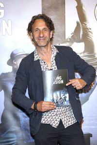 Premiere der Tanzshow 'Flying Illusion' in Berlin