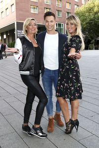 Premiere der Tanzshow 'Flying Illusion' in Berlin