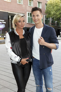Premiere der Tanzshow 'Flying Illusion' in Berlin