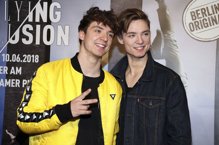 Premiere der Tanzshow 'Flying Illusion' in Berlin
